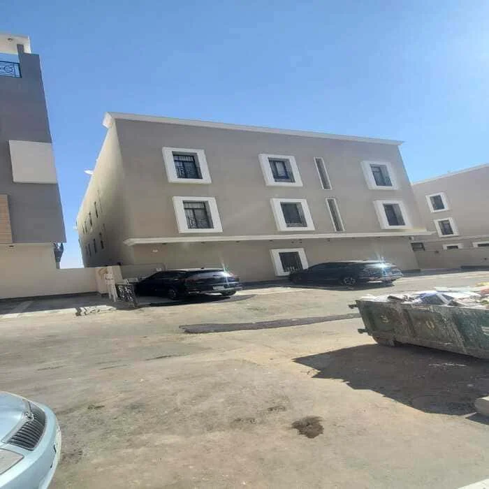 معلم دهانات خميس مشيط